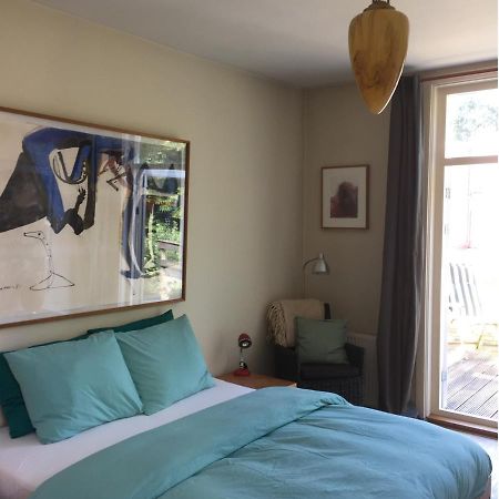 Bed & Breakfast Leonie Гаага Экстерьер фото